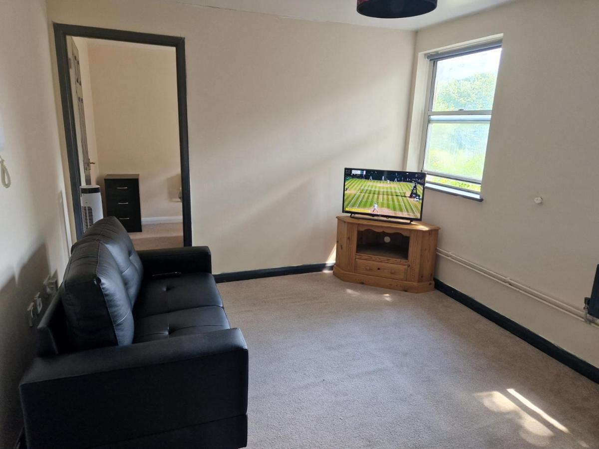 Maidstone Heights III - 1 Bedroom In Maidstone! المظهر الخارجي الصورة